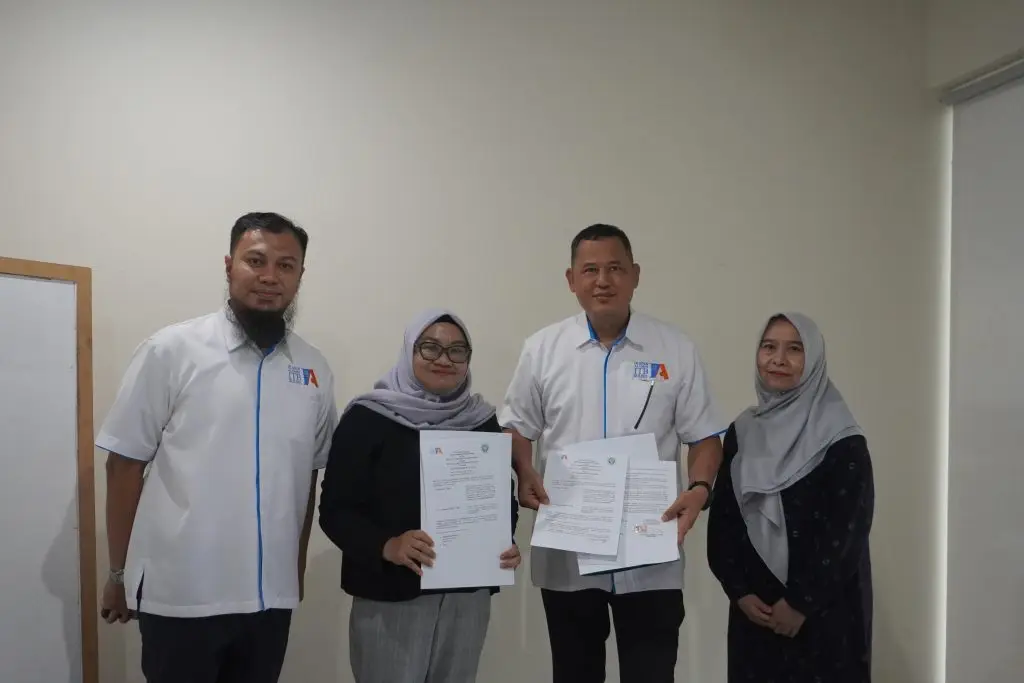 Foto Mou Kalla Institute dan Ikatan Alumni ITB