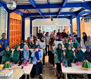 Program pemberdayaan masyarakat daur ulang limbah