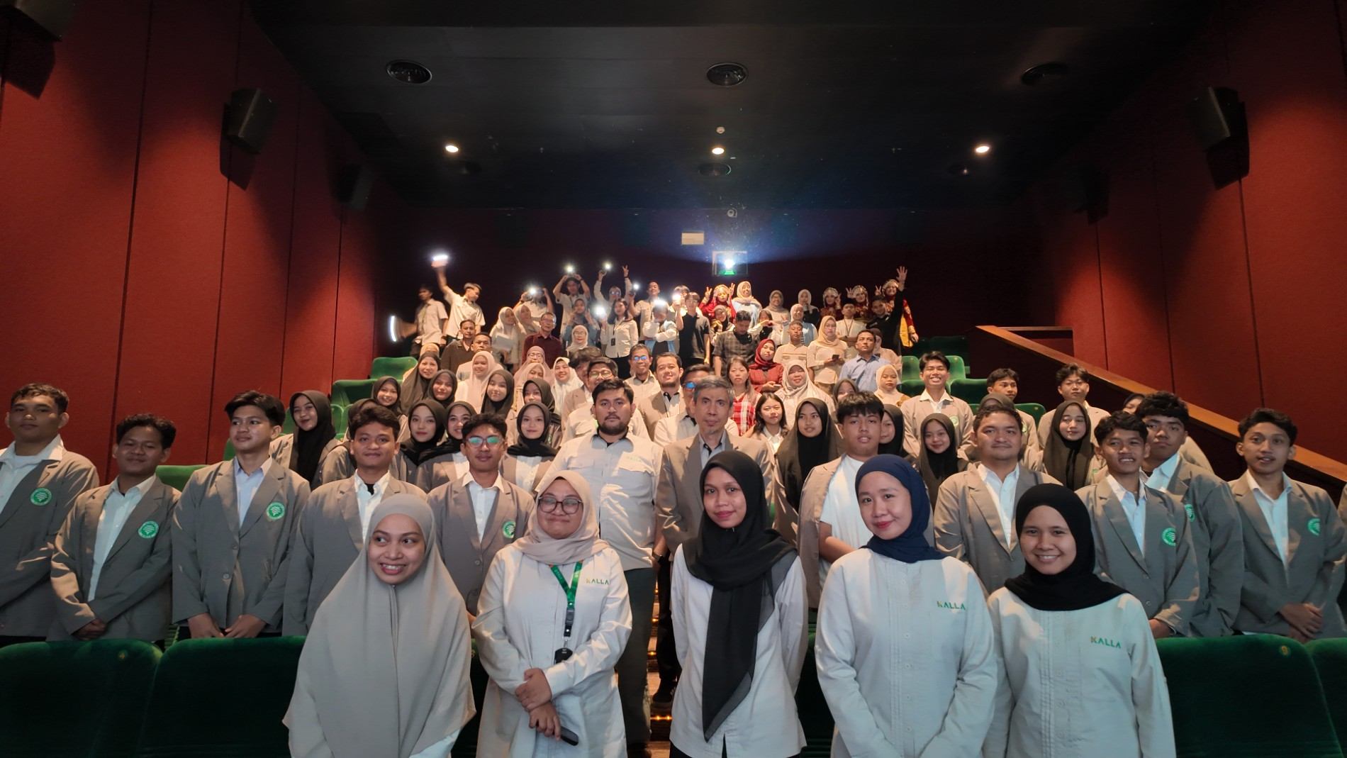 Sambut Mahasiswa Baru, Kalla Institute Hadirkan Pengalaman Berbeda melalui Kegiatan di Bioskop XXI Nipah Mall Makassar